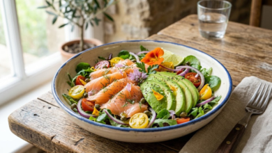 Ensalada de Salmón Ahumado y Aguacate Receta Fresca